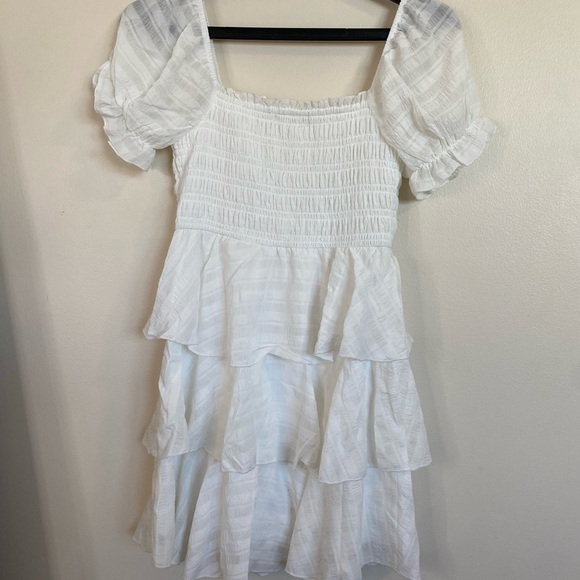 Women’s White Tiered Puff Sleeve midi Dress size medium - Picture 5 of 8